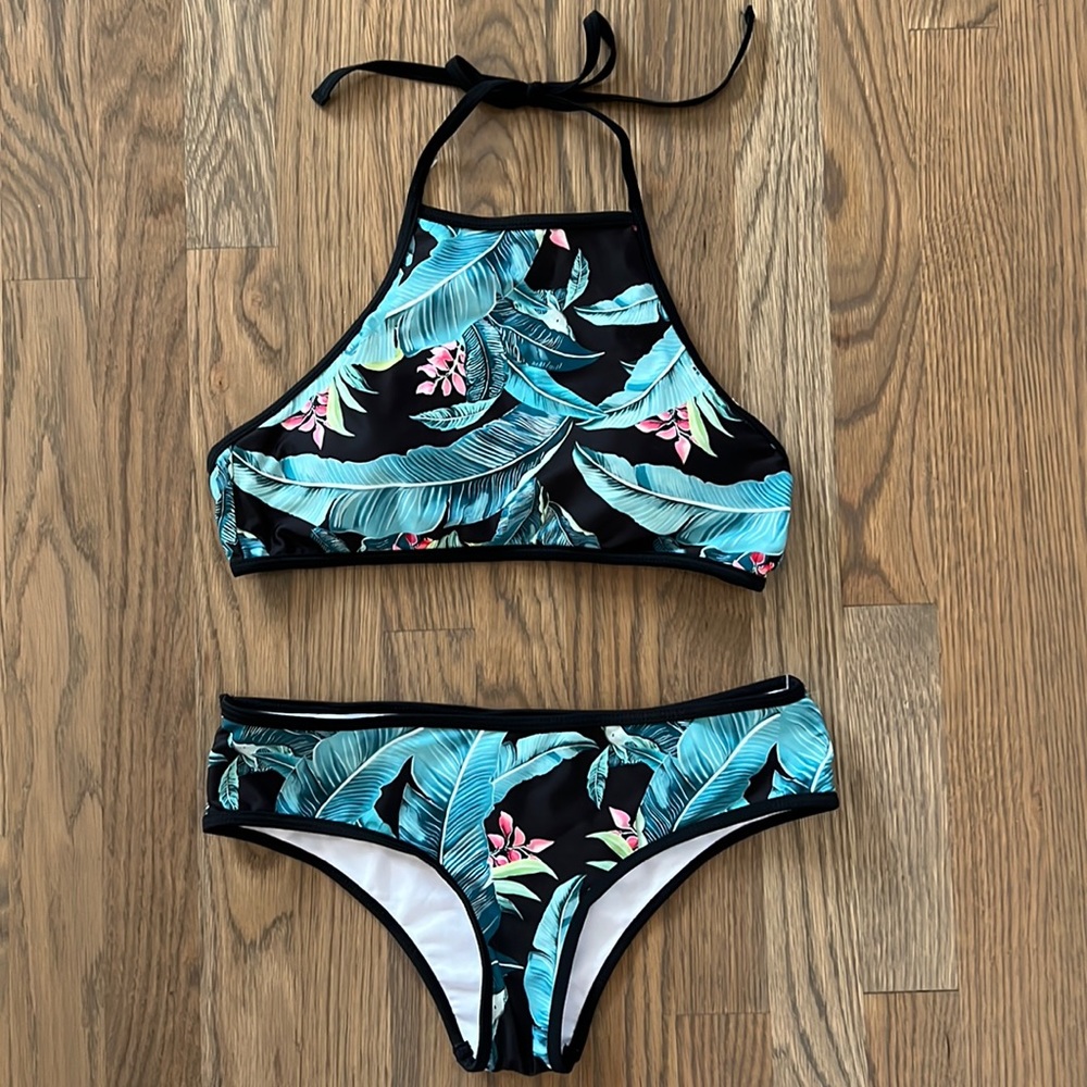 Cupshe Bikini Set sz Small Women’s Tropical Floral Halter Neck Back Tie Black